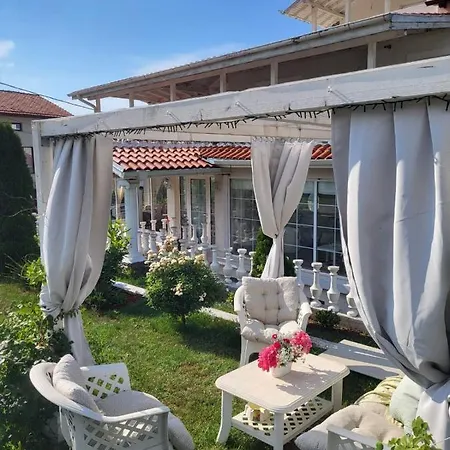 белият кът Apartment