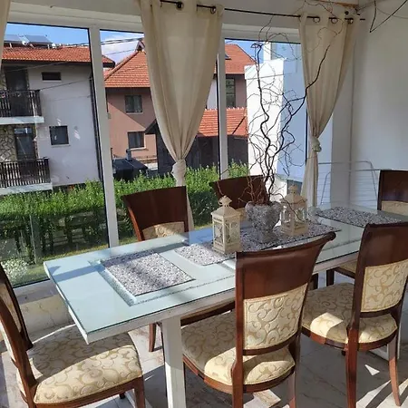 белият кът Sapareva Banya