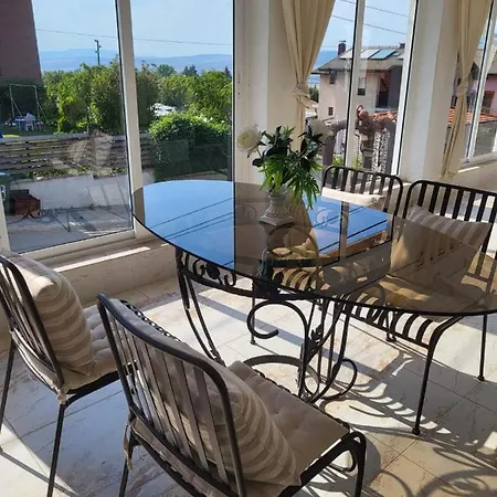 Apartamento белият кът