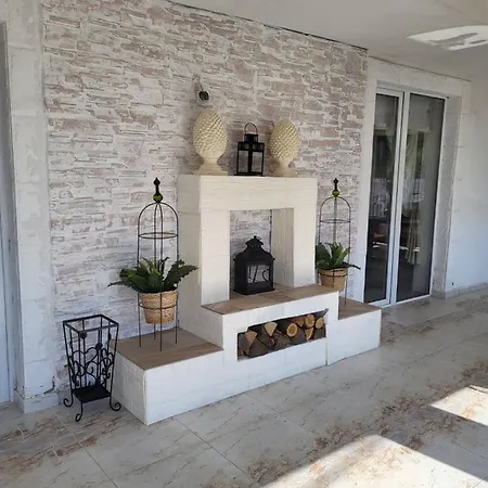 белият кът Apartamento Sapareva Banya