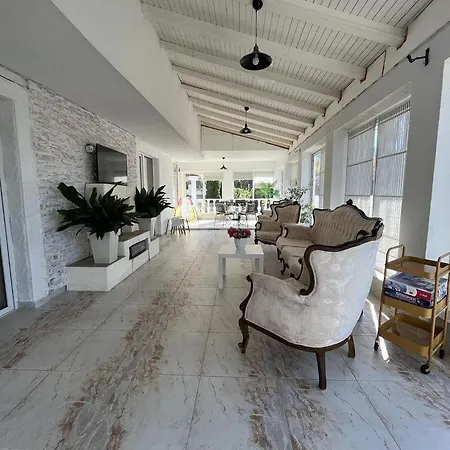 Apartamento белият кът *