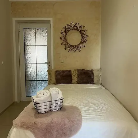 белият кът Sapareva Banya