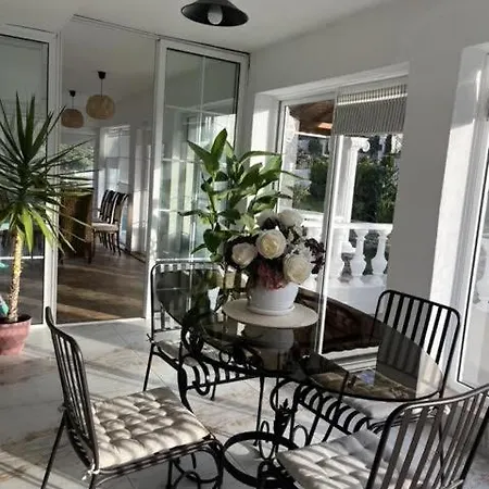 Lejlighed белият кът