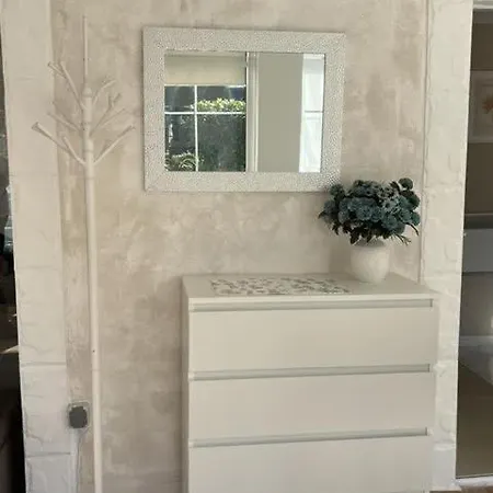 белият кът Sapareva Banya